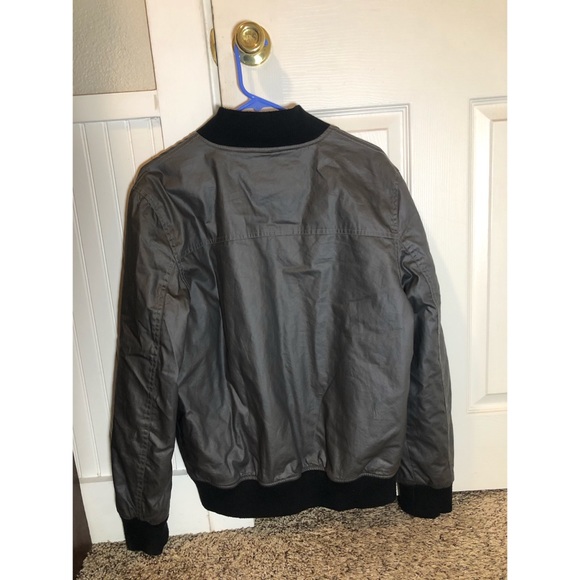 Men’s “Guess” bomber jacket. Size medium. - Picture 2 of 4